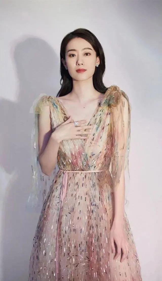 张小斐的美照,气质清新优雅迷人