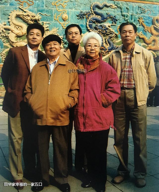 田华简介:无绯闻，不滥情，人人清白干净，这7位老艺术家，才是演艺圈清流
