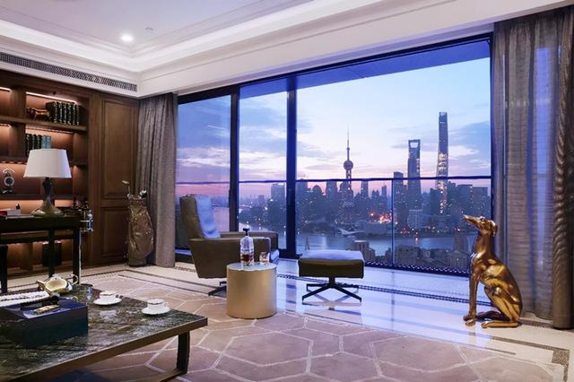 汤君年：卖窗帘起家，投资6亿建房800套，如今每套价值过亿