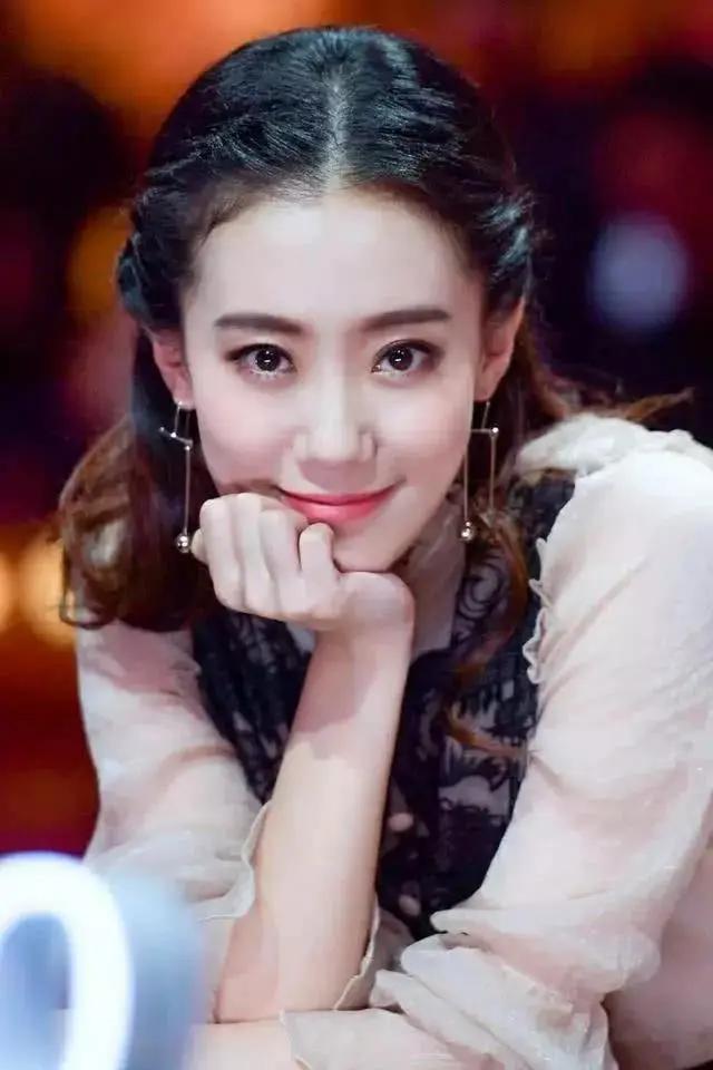 张小斐的美照,气质清新优雅迷人