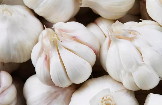 胃不好的人，3种食物尽量少吃，或能避免胃粘膜受损