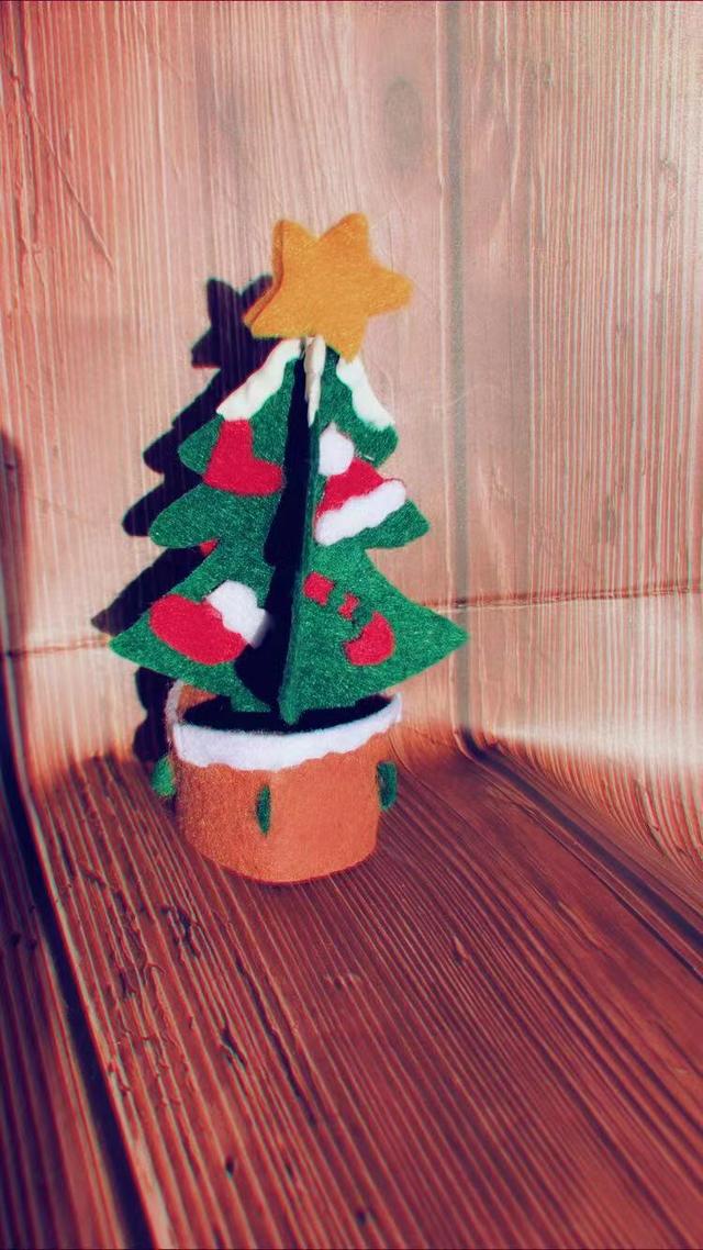 不织布做手工圣诞树(不织布手工制作圣诞树,圣诞老人)