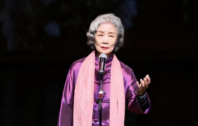 原来女儿吴青选择了从军并进入航天部,如今吴青已经是一名非常优秀的