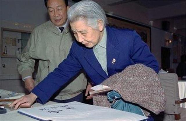 传奇女性曾志遗嘱：存款捐家乡，不进八宝山，骨灰撒在井冈山