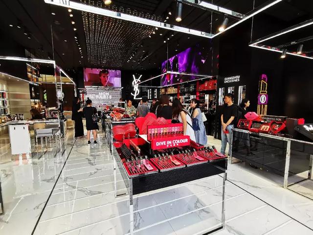 圣罗兰旗舰店专柜地址,圣罗兰有旗舰店吗