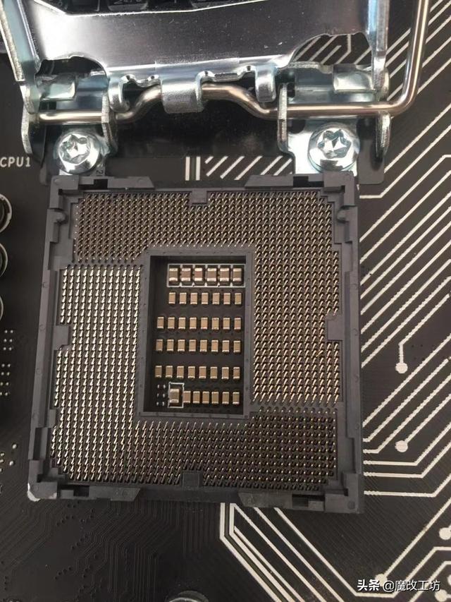 2,英特尔cpu针脚分类,千万别把针脚弄弯了