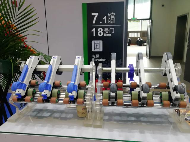 食品机械展包芯的小型机械