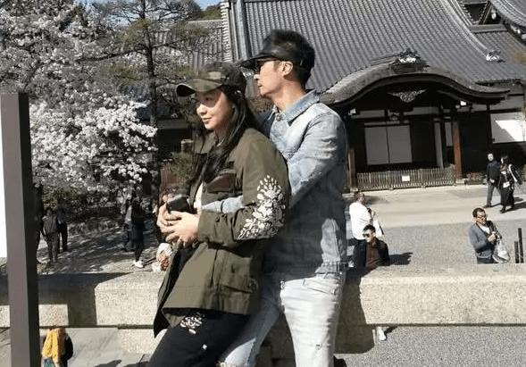 吴镇宇老婆:19年不做家务，十指不沾阳春水，做吴镇宇妻子，就是人生赢家