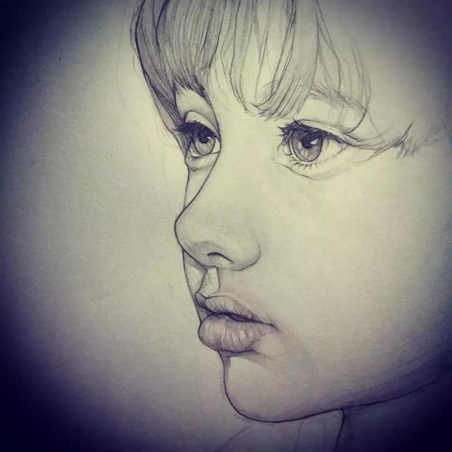 100幅精致女人素描简单又漂亮,95后美女笔下素描遭60w人追捧