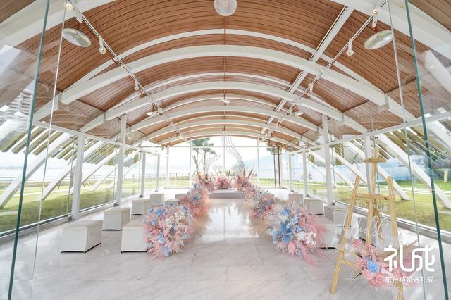 教堂婚礼 酒店怎么安排(旅行结婚最受新人喜爱第1名，教堂婚礼！（附三亚教堂挑选指南）)(图7)