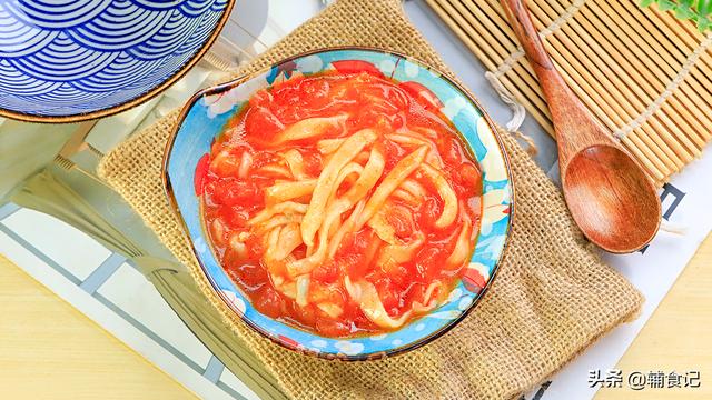 饺子皮也能做面条，酸甜可口，补铁补VC