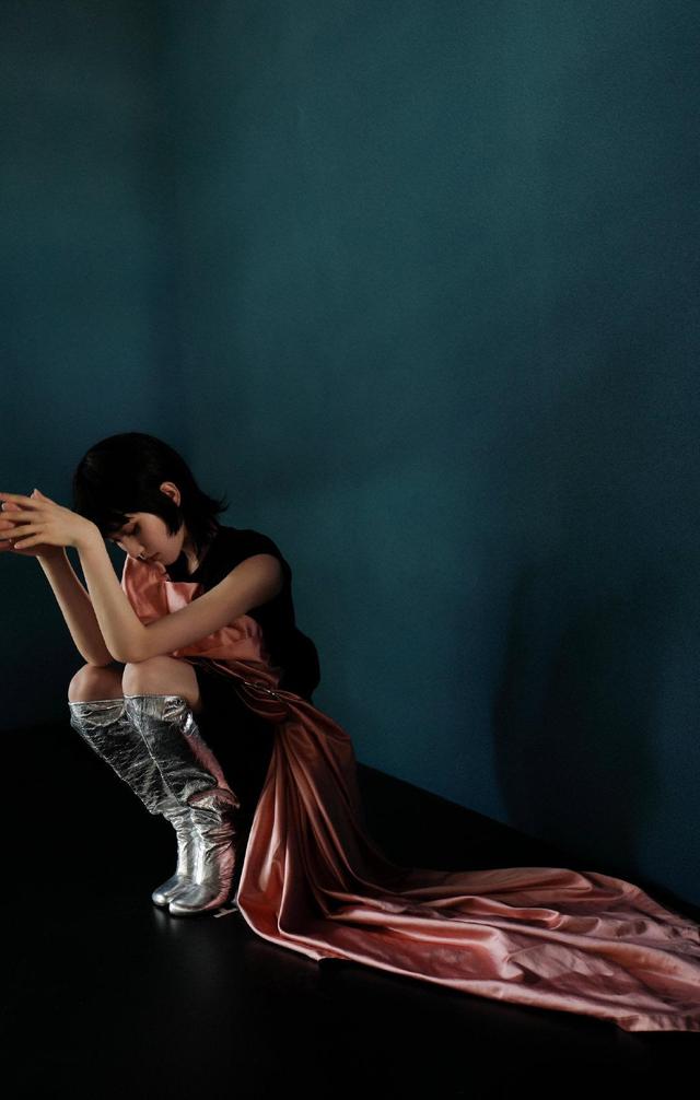 齐刘海短发（齐刘海短发造型）