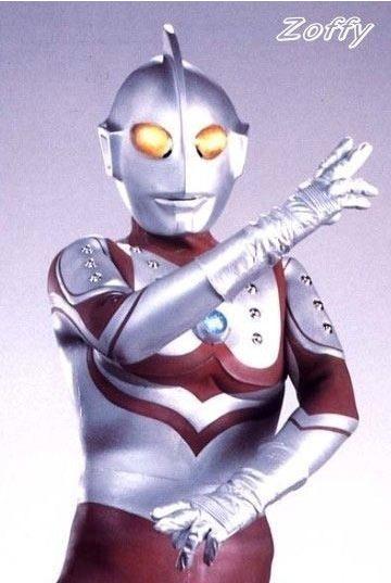 艾斯奥特曼身高:40米体重:45000吨艾斯奥特曼在奥特兄弟中排行第五,是