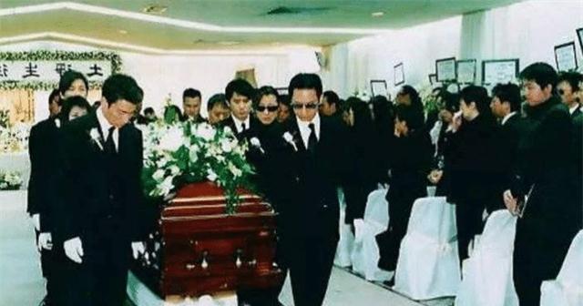 “香港女儿”梅艳芳：将渣男视作挚爱，临终演唱会还为陈奕迅铺路