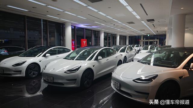 特斯拉召回超12万辆Model3