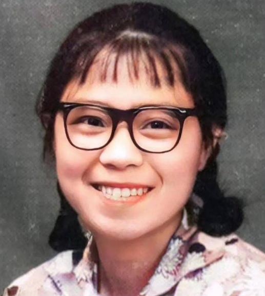 张桂梅背后故事曝光：30年前穿红裙逛舞厅，30年后愧于亲情而落泪