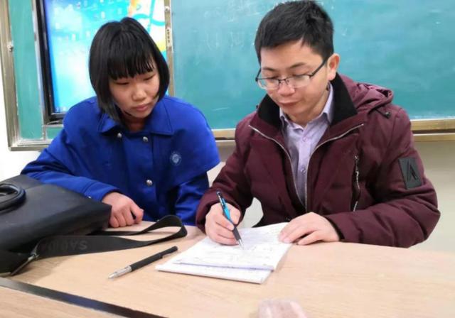 教师补课被禁后，又发现了“新财路”，家长非但不反对，还很支持