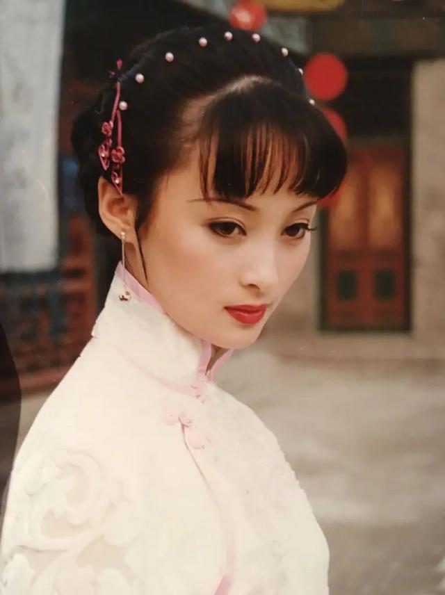 小凤仙的故事:小凤仙：蔡锷与她深居两年，执意休掉发妻，临走仅留一封绝情书