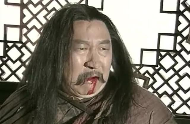 倚天屠龙记成昆大战瞎眼谢逊,他是耶律齐徒弟