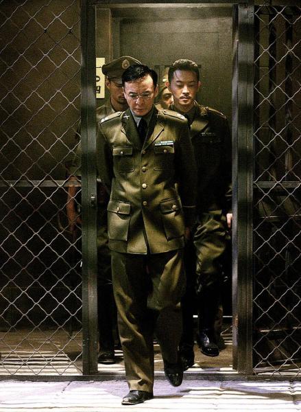 电视剧《青盲》改编自作家张海帆先生的成名小说《青盲之越狱》,由