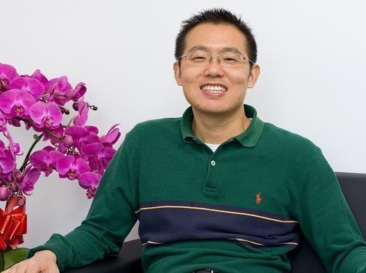 那个27岁当上副总裁,45岁锒铛入狱的"华为太子",如今怎样了?