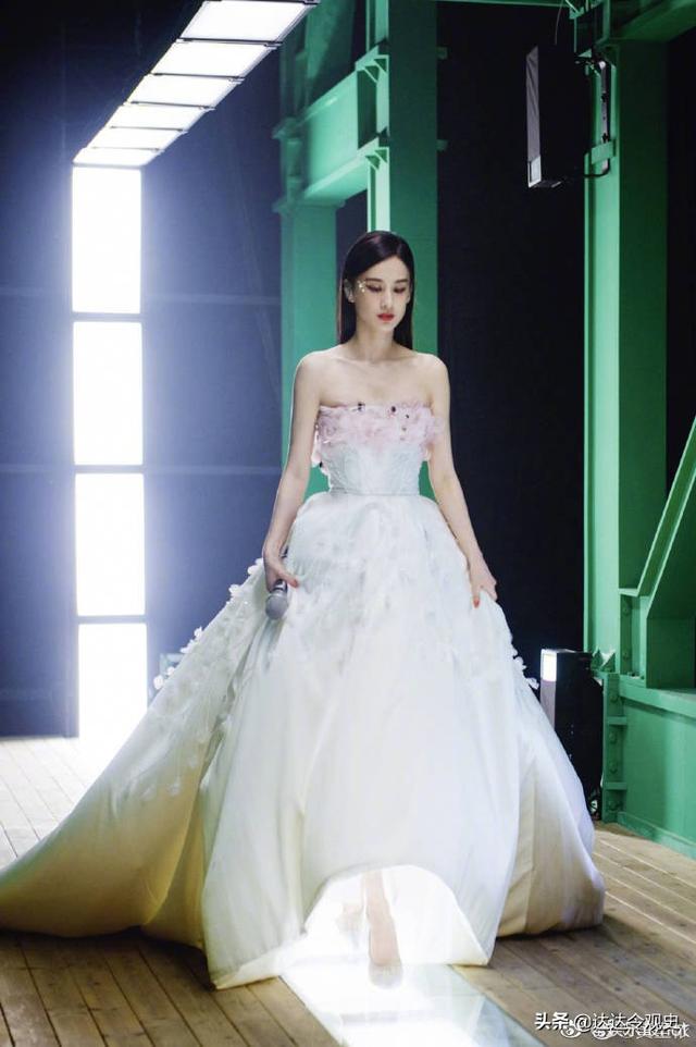 黄圣依简历 资料个人圣(黄圣依简历资料)