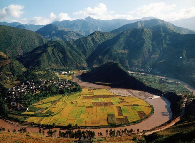 大理旅行必去的地方推荐自驾游（深受大理本地人喜欢的自驾游景点攻略推荐）(2)
