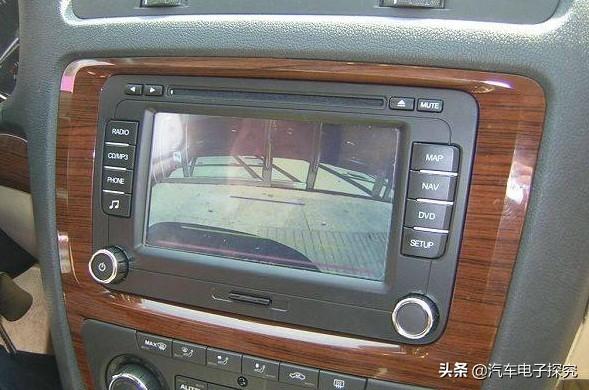 倒车影像中的辅助线怎么看(倒车影像两侧辅助线怎么看)