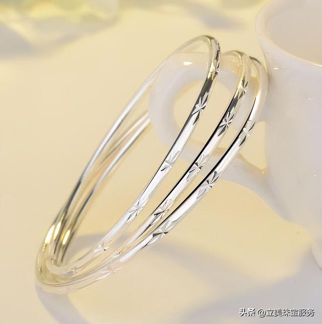 白银每克多少钱（纯银手镯价格多少一克）