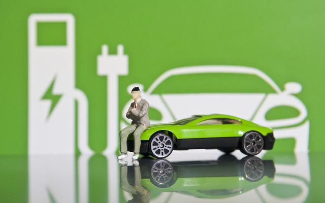 新能源“惊现”崩盘，8大“最抗跌”的龙头，足以安心拿着