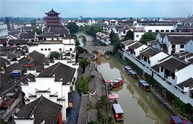 此外,曾出現在魯迅筆下的咸亨酒店,塔子橋,土穀祠,長慶寺,恆濟當鋪等