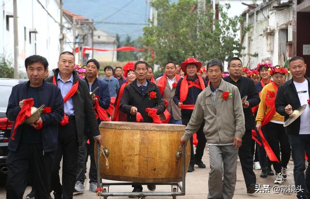 结婚时跳舞（结婚时跳舞的视频）