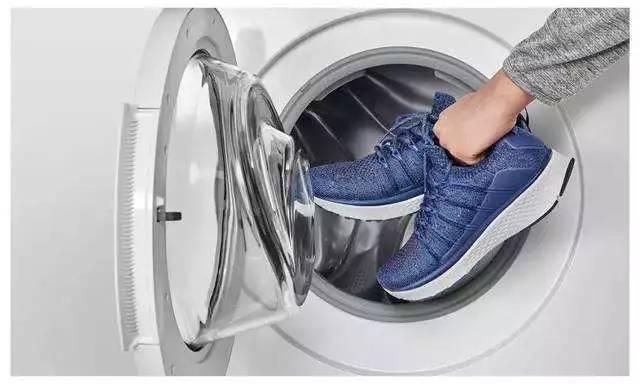 拖鞋能放在洗衣机洗吗「拖鞋能放在洗衣机洗吗」