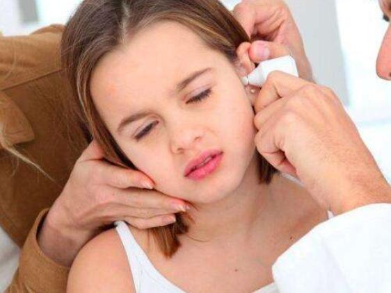 小孩身上皮肤像鸡皮疙瘩一样怎么回事啊