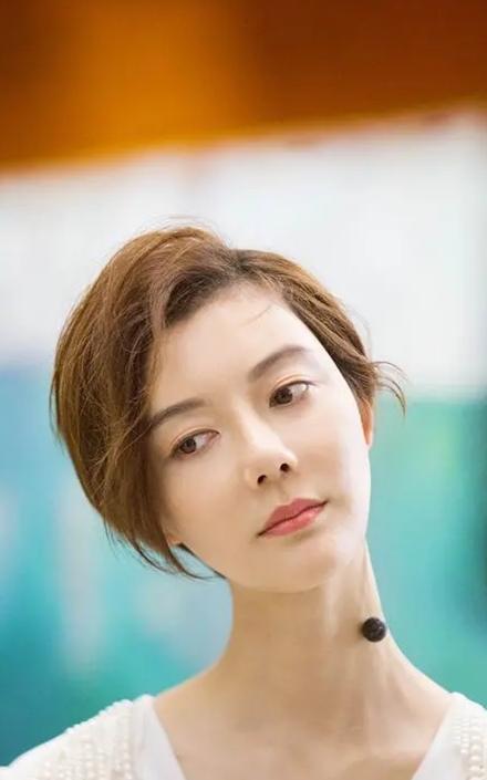 车晓和母亲住在一起了吗,离婚获一亿分手费