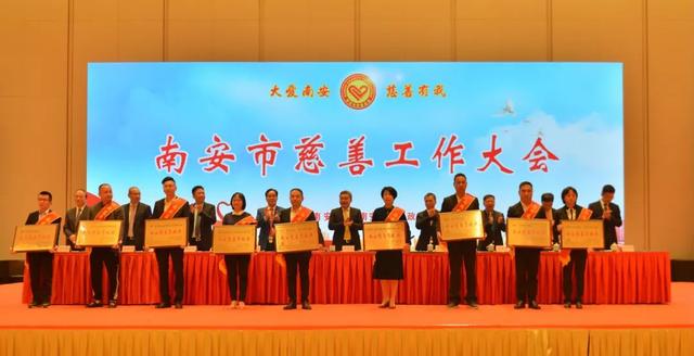 海南合展石业工程公司