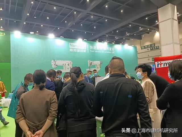 服装行业的纺织机械展