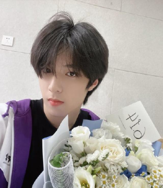 刘耀文北京国际双语学校(刘耀文北京国际双语学校照片)