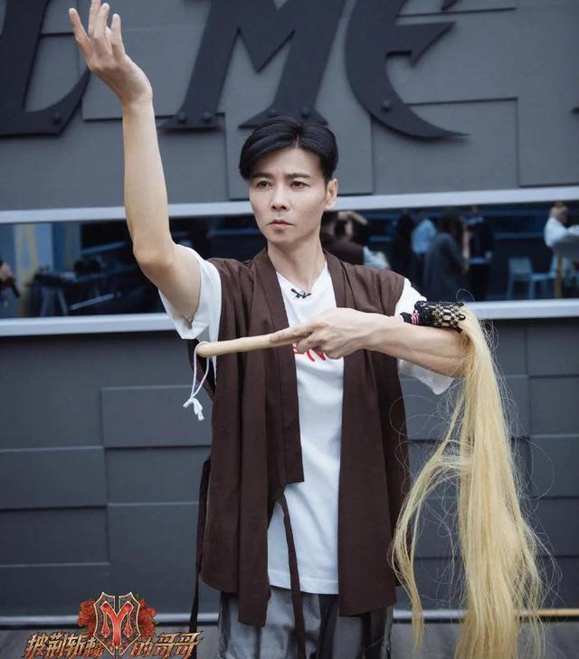 单身90后小伙500元创业全店一个单品4年买房买车