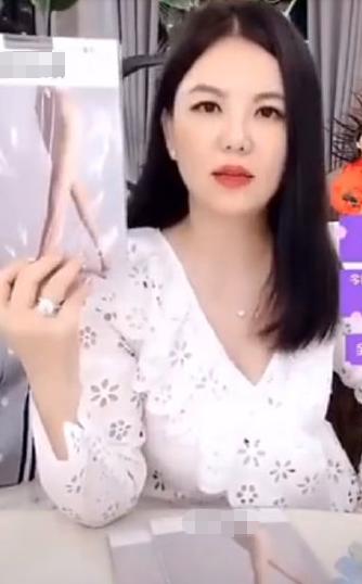 谢娜李湘:两任一姐发展大不同！谢娜登央视，李湘却点赞怼她“疯婆子”博文