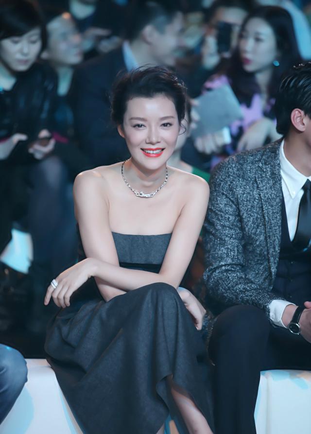 车晓39岁仍单身，和李兆会的豪门婚姻失败后，就已写好了结局
