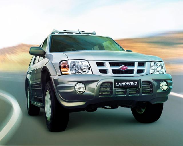 另外,五十铃竞技者还有一个"远房亲戚"——陆风x6,它俩到底有什么关系