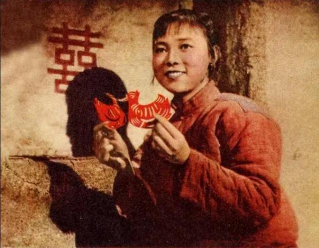 田华简介:无绯闻，不滥情，人人清白干净，这7位老艺术家，才是演艺圈清流