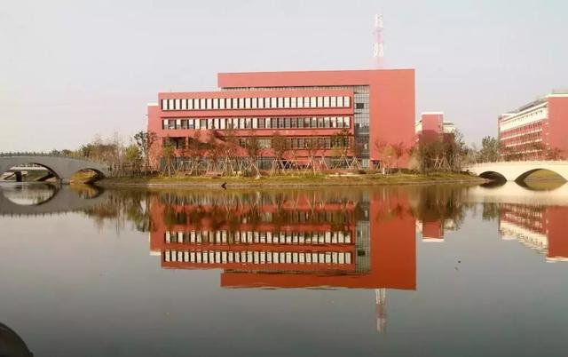 宁波大学图书馆