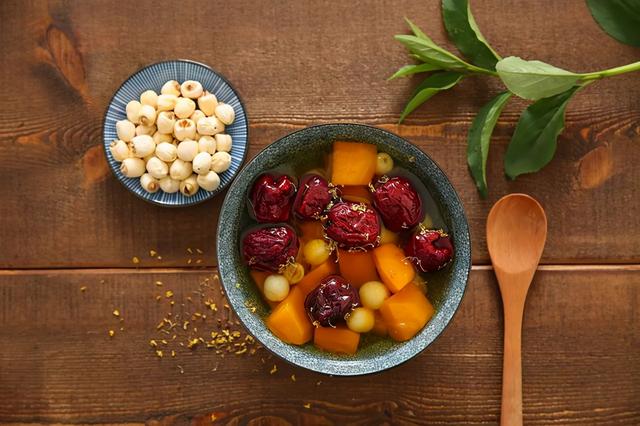 秋季小白果竟是绝佳助眠菜！秋天进补，有它绝对不失眠