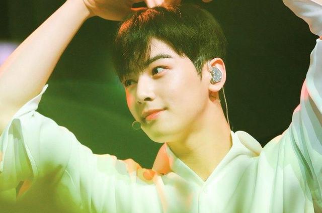 600个明星大全男(男明星名单大全)