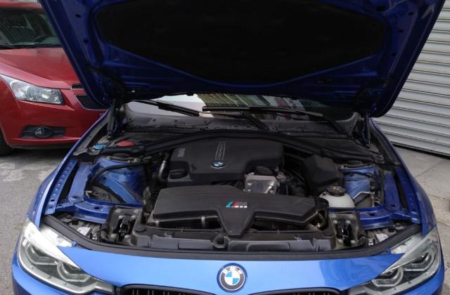 图文 为什么有的车前边有三条颜色的杠 车主 很多人不懂 瞎跟风粘贴 汽车前面三条颜色 Www Fjrhs Com