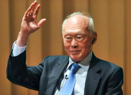 新加坡國父李光耀爲何在1996年預言日本將走向平庸