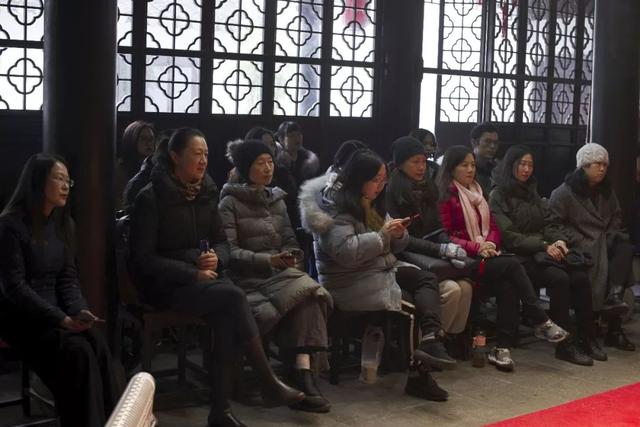 昆剧旦角化妆摄影图片