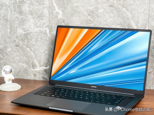 更专业的大屏高性能轻薄本 荣耀MagicBook 16 Pro评测